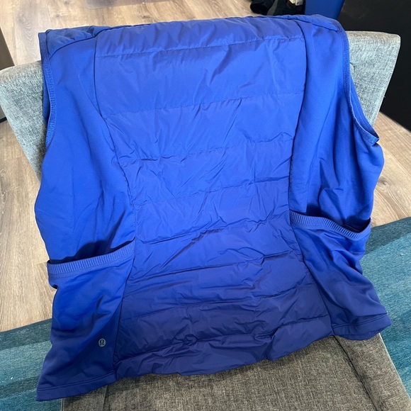 Lululemon Down For It All Vest Used good Condition size 20 - Picture 2 of 2